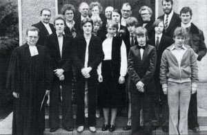Konfirmantengruppe 1978 mit Pfarrer Rienäcker (Holsterhausen)