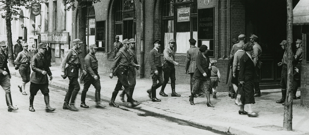 Zerschlagung der Gewerkschaften 1933, SA besetzt ein Gew2erkschaftsbüro