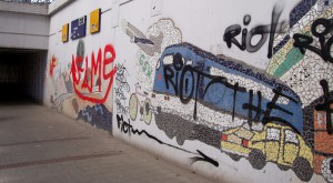 Wilde Grafitti in der Unterführung am Bahnhof 2011; Foto: Wolf Stegemann 