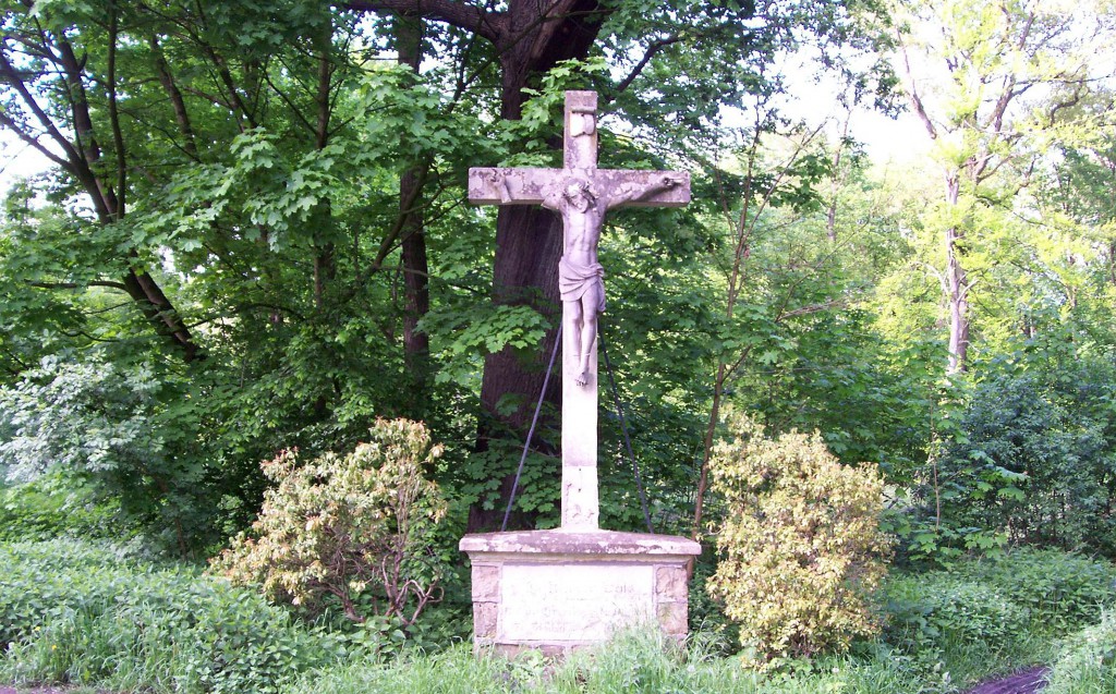 Wegekreuz am Haus Natteforth, das immer wieder zerstört wird; Foto: Wolf Stegemann