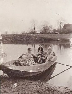 Lippefähre Albers auf der Hardt mit den Damen Albers, Aumann, Lemke