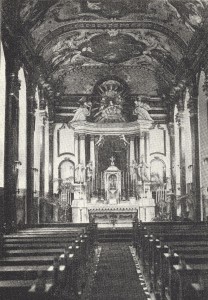 Blick ins Innere der Vorkriegskirche (Zeitungsbild)