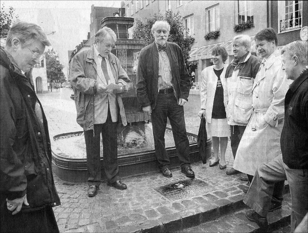 Einweihung; von links: Grete Mai, Wolf Stegemann, Stadtrat Hans Löns, Stadträtin Petra Somberg, Werner KIrstein MdL, Bürgermeister F. Fragemann, Peter Mai