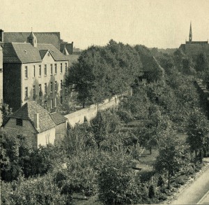 Gymnasium vor 1945 mit Blick vom Hindenburg