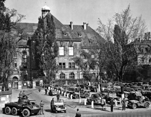 Abgeriegelter Justizpalast in Nürnberg 1946