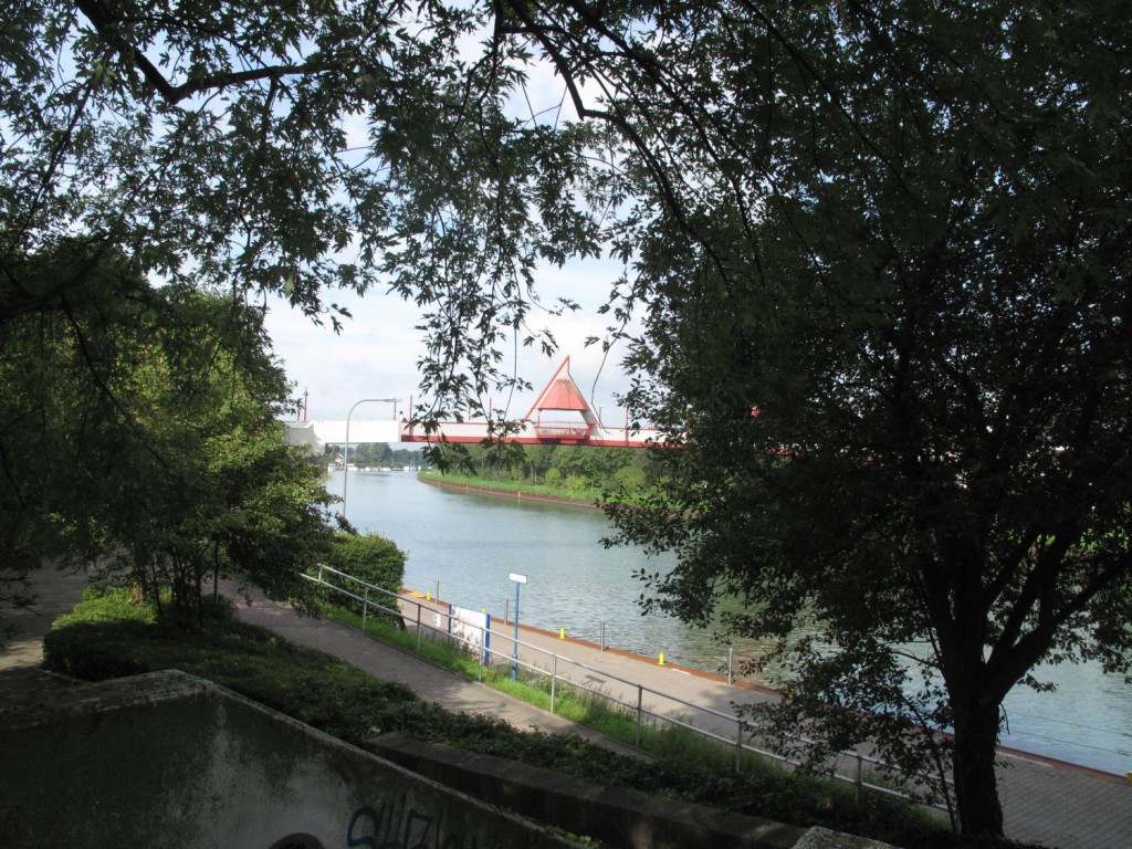 Hochstadenbrücke; Foto: Wolf Stegemann