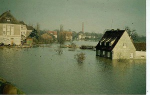 Zwischen Lippe und Kanal, rechts das Krüger-Haus an der Crawleystraße