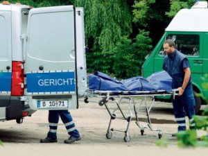 Wegschaffung der Leiche; Foto: Bild 