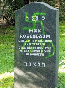 19... geschändeter Grabstein Max Rosenbaum