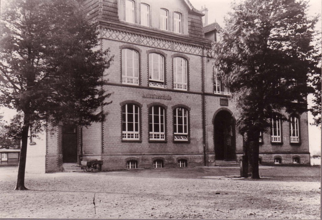 Antoniusschule in Holsterhausen um 1925