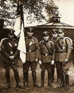 Stahlhelm-Mitglieder 1934 in bereits angepasster SA-Uniform