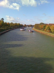 Schifffahrt auf dem Kanal