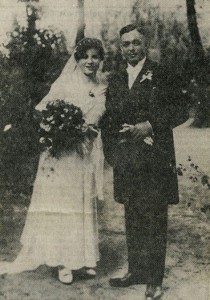 Ehepaar Kleinespel bei der Hochzeit 1933 (Zeitungsbild)